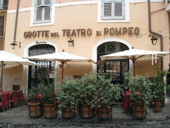 The restaurant Grotte del Teatro di Pompeo.